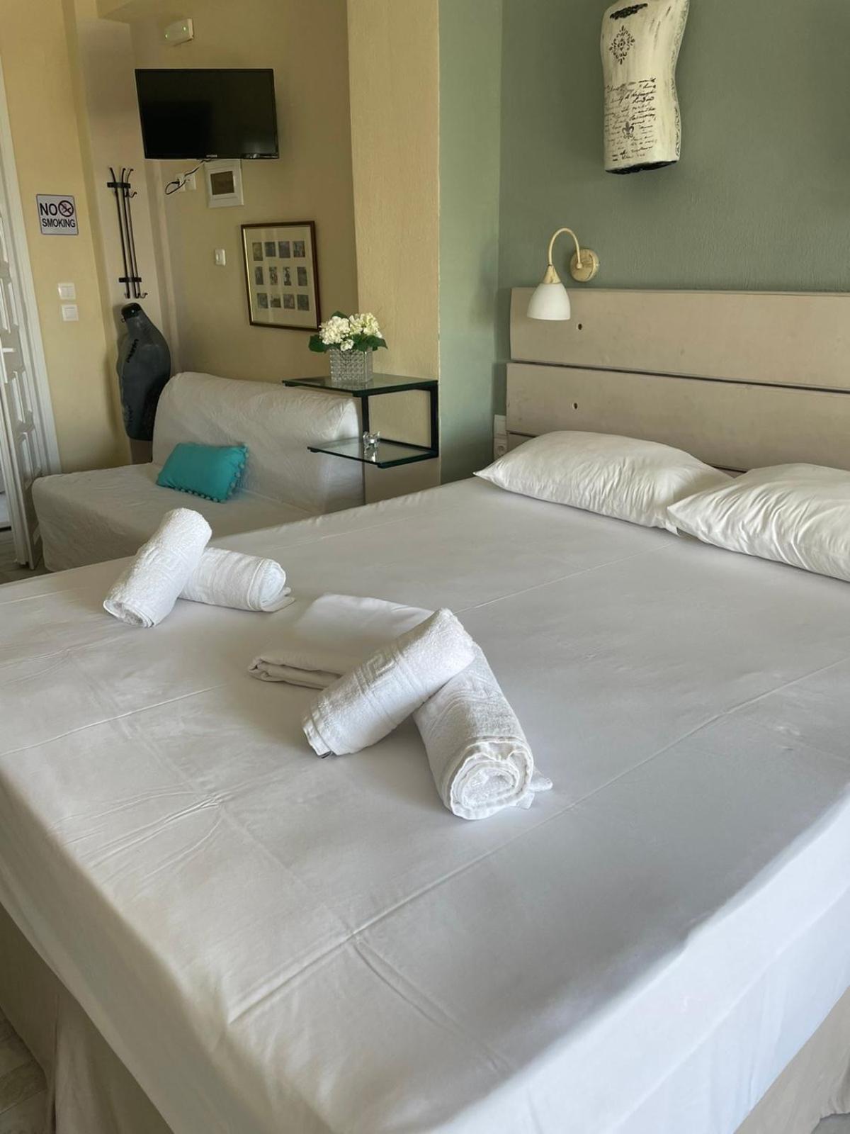 Axion Esti Apartments Skopelos Zimmer foto